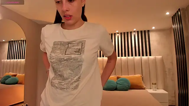 KaiaFerreira online show from 24, 2, 2026