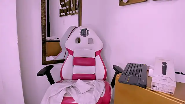 Valery Maravilla  online show from 7, 2, 2025