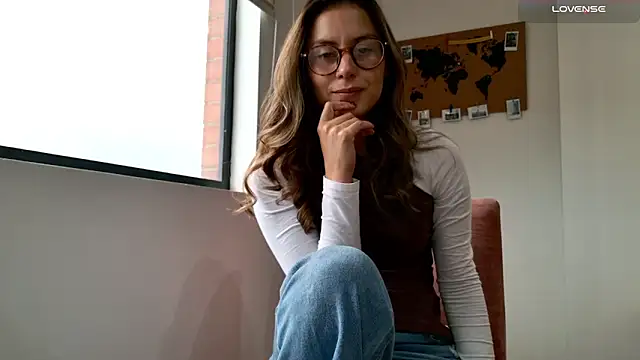 Emmy petit online show from 22, 12, 2025