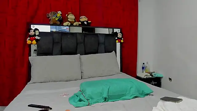 chloe vasquez710 online show from 12, 12, 2024