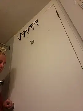 Snapshot of Yourfantasy1379 chatting on 4, 10, 2025 Yourfantasy1379 online show from 4, 10, 2025