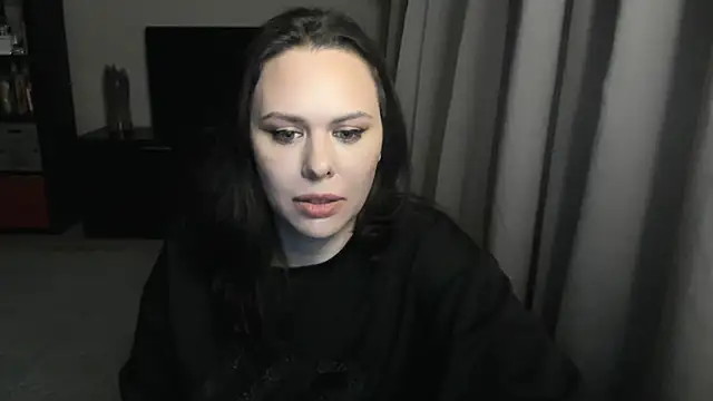 MollyCheiz online show from 13, 12, 2025