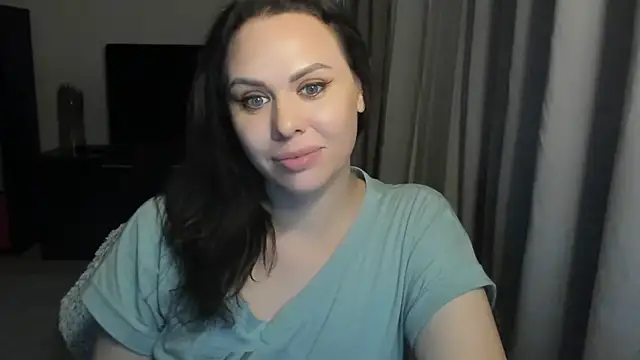 MollyCheiz online show from 5, 3, 2026