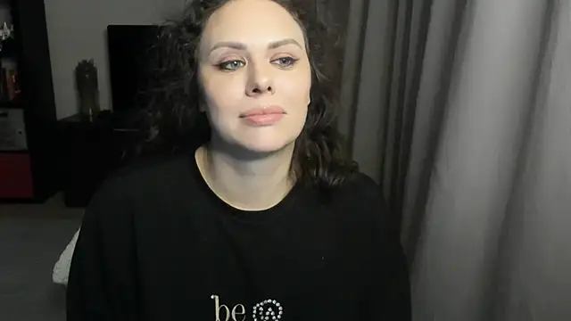 MollyCheiz online show from 27, 5, 2026