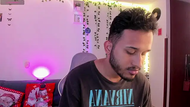 Raf brunette online show from 3, 1, 2025