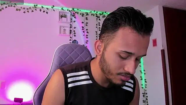 Raf brunette online show from 10, 1, 2025