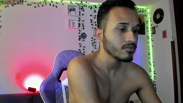 Raf brunette online show from 11, 1, 2025