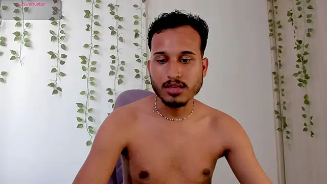 Raf brunette online show from 11, 9, 2025