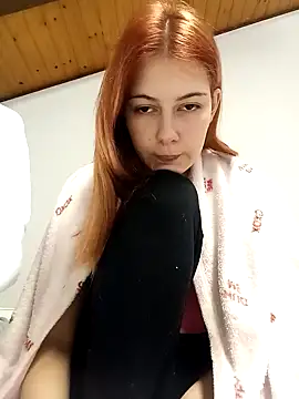 Snapshot of ella_grays chatting on 8, 1, 2025 ella grays online show from 8, 1, 2025
