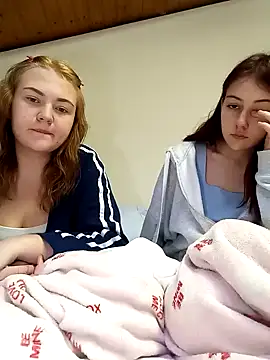 Snapshot of ella_grays chatting on 8, 2, 2025 ella grays online show from 8, 2, 2025