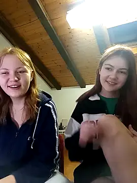 Snapshot of ella_grays chatting on 21, 2, 2025 ella grays online show from 21, 2, 2025
