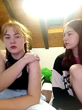 Snapshot of ella_grays chatting on 26, 2, 2025 ella grays online show from 26, 2, 2025