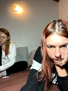 Snapshot of ella_grays chatting on 4, 10, 2025 ella grays online show from 4, 10, 2025