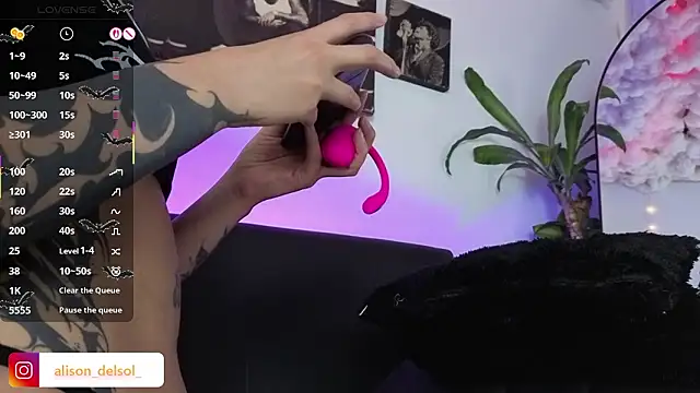 Alisson Wynter online show from 18, 1, 2026