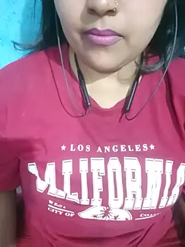 Snapshot of Love-Veronica chatting on 18, 5, 2026 Love-Veronica online show from 18, 5, 2026