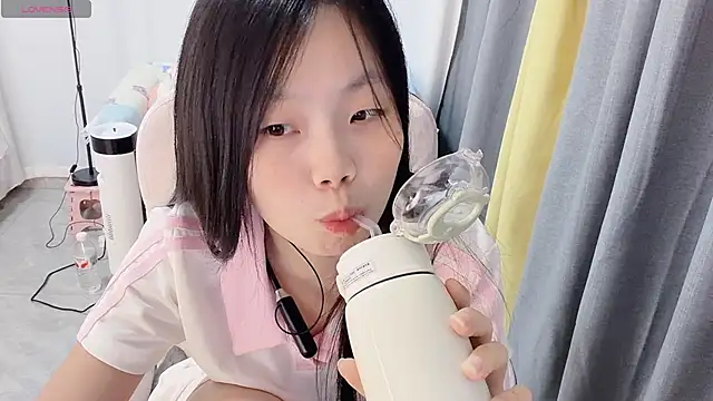 Snapshot of Lena-yyds chatting on 7, 1, 2026 Lena-yyds online show from 7, 1, 2026