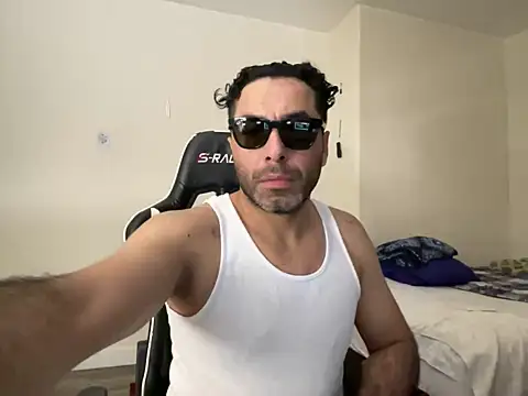 Aleja-DogMale online show from 8, 12, 2024