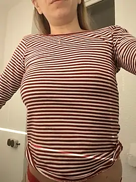 Snapshot of TerrasWildlife chatting on 5, 3, 2025 TerrasWildlife online show from 5, 3, 2025