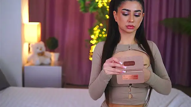 Snapshot of YemayaLuna chatting on 25, 12, 2024 YemayaLuna online show from 25, 12, 2024