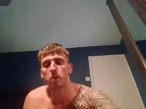 freddie90908 online show from 9, 12, 2024