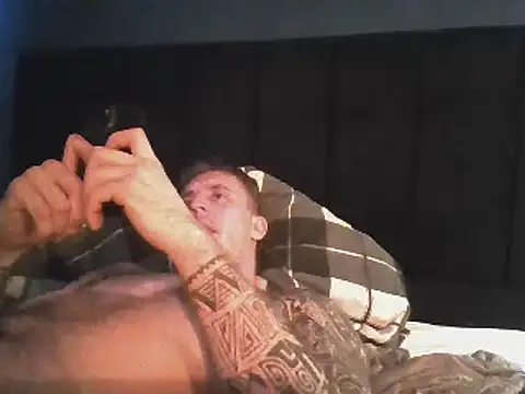 freddie90908 online show from 12, 12, 2024