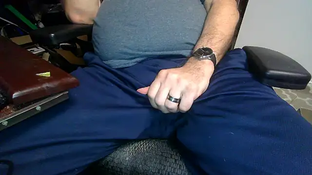 Snapshot of thickdaddy59 chatting on 6, 3, 2025 thickdaddy59 online show from 6, 3, 2025