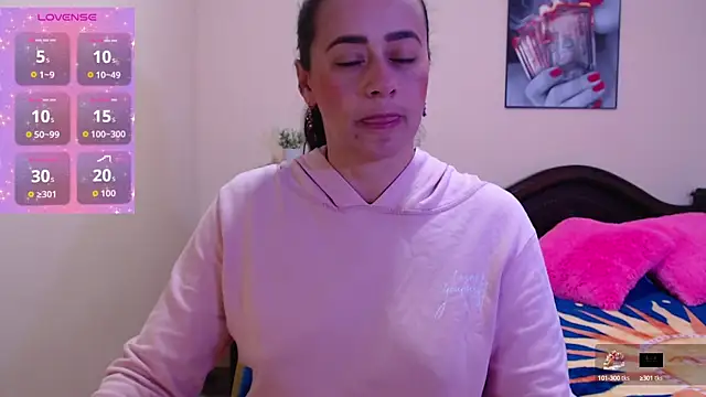 sara florez1 online show from 8, 10, 2025