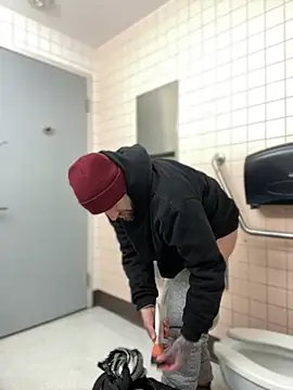 Snapshot of Fuckboy4public chatting on 19, 12, 2024 Fuckboy4public online show from 19, 12, 2024