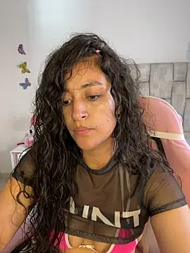 Snapshot of Lady_Rey chatting on 7, 6, 2026 Lady Rey online show from 7, 6, 2026