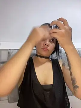 Leyna Kenet online show from 22, 1, 2025