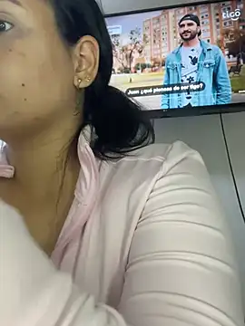 Leyna Kenet online show from 26, 2, 2026