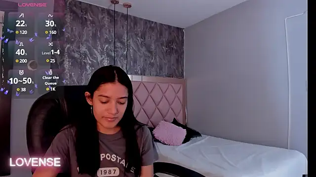 SKYLERWHIITEE online show from 31, 1, 2025