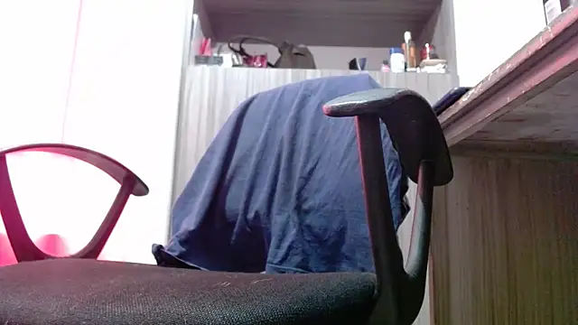 Snapshot of nicolle_milf1978 chatting on 24, 2, 2026 nicolle milf1978 online show from 24, 2, 2026