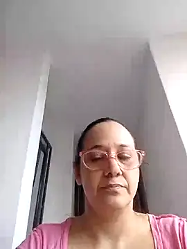 Snapshot of nicolle_milf1978 chatting on 24, 4, 2026 nicolle milf1978 online show from 24, 4, 2026