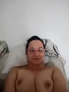 Snapshot of nicolle_milf1978 chatting on 29, 5, 2026 nicolle milf1978 online show from 29, 5, 2026