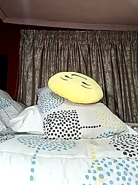 Snapshot of Wildblack22 chatting on 15, 10, 2025 Wildblack22 online show from 15, 10, 2025