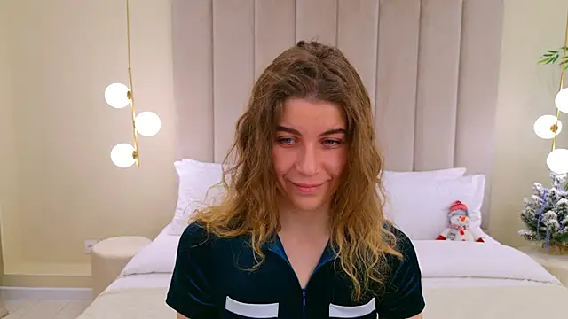 VikkiStorm online show from 15, 12, 2024