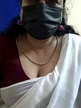 Snapshot of rekha_naier chatting on 5, 10, 2025 rekha naier online show from 5, 10, 2025