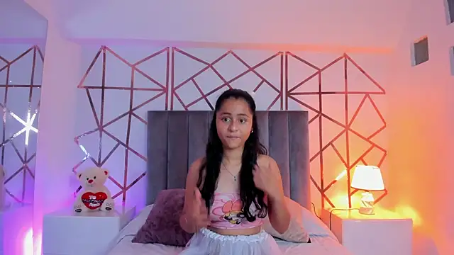 Snapshot of Giselle_Roldan chatting on 11, 2, 2025 Giselle Roldan online show from 11, 2, 2025
