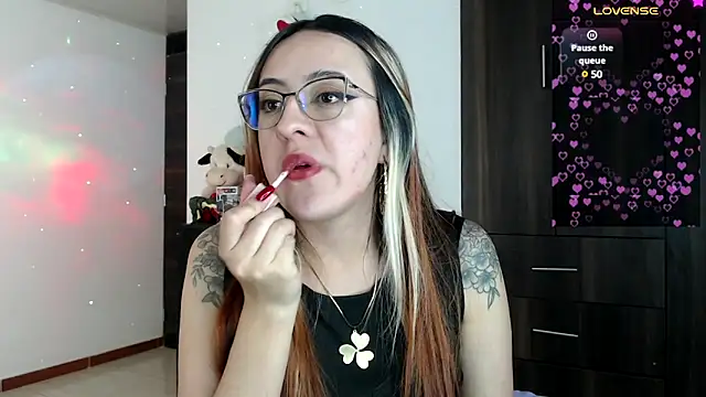 Snapshot of SarahXRusso chatting on 15, 12, 2024 SarahXRusso online show from 15, 12, 2024