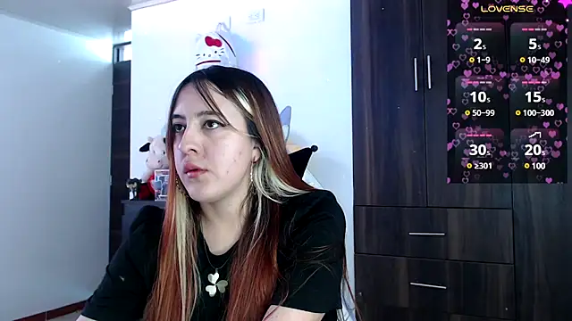 Snapshot of SarahXRusso chatting on 18, 12, 2024 SarahXRusso online show from 18, 12, 2024