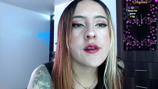 Snapshot of SarahXRusso chatting on 21, 12, 2024 SarahXRusso online show from 21, 12, 2024