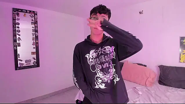 Snapshot of crushnier chatting on 15, 12, 2024 crushnier online show from 15, 12, 2024