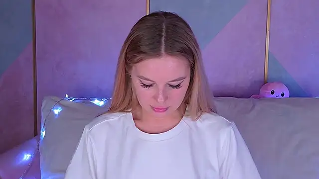 BeatriceEsmont online show from 3, 1, 2025