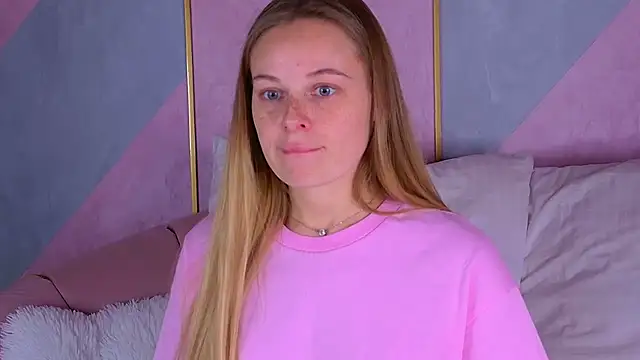 BeatriceEsmont online show from 22, 10, 2025