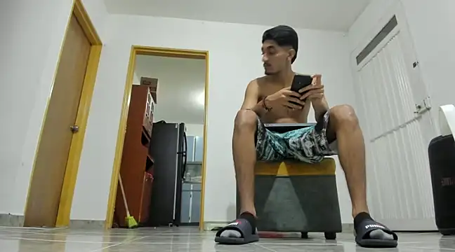 Snapshot of latin_bbc chatting on 31, 12, 2024 latin bbc online show from 31, 12, 2024