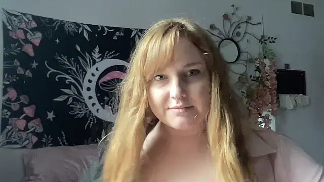 Snapshot of thickgingergoddess chatting on 4, 2, 2025 thickgingergoddess online show from 4, 2, 2025