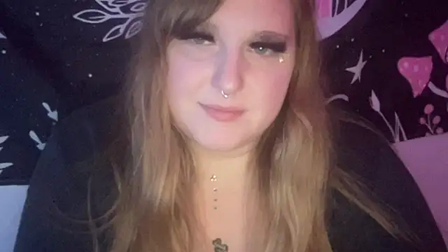 Snapshot of thickgingergoddess chatting on 18, 3, 2025 thickgingergoddess online show from 18, 3, 2025