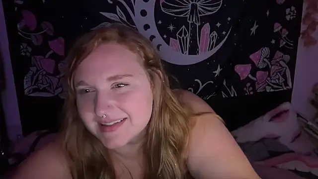 Snapshot of thickgingergoddess chatting on 27, 9, 2025 thickgingergoddess online show from 27, 9, 2025