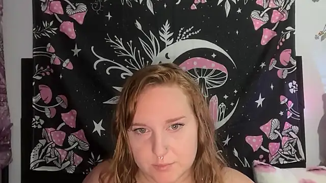 Snapshot of thickgingergoddess chatting on 11, 10, 2025 thickgingergoddess online show from 11, 10, 2025